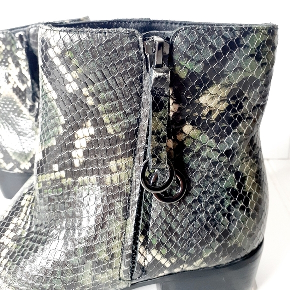 NEW Naturalizer Henry Booties E482 - Picture 10 of 13